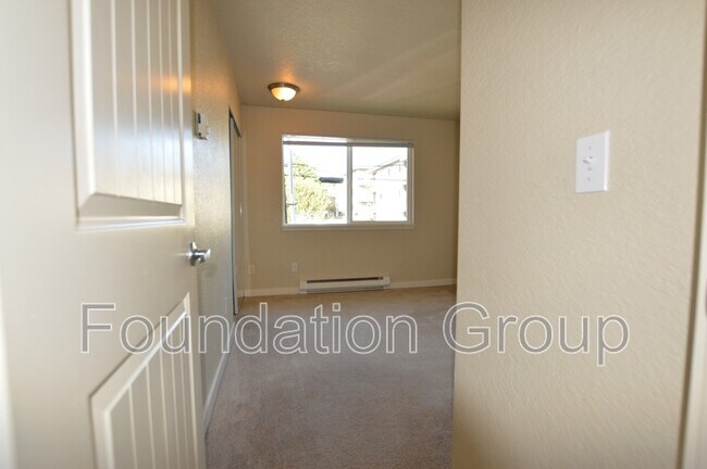 Building Photo - 2405 NW 65th St