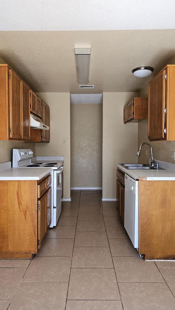 Building Photo - 4720 W Cuthbert Ave