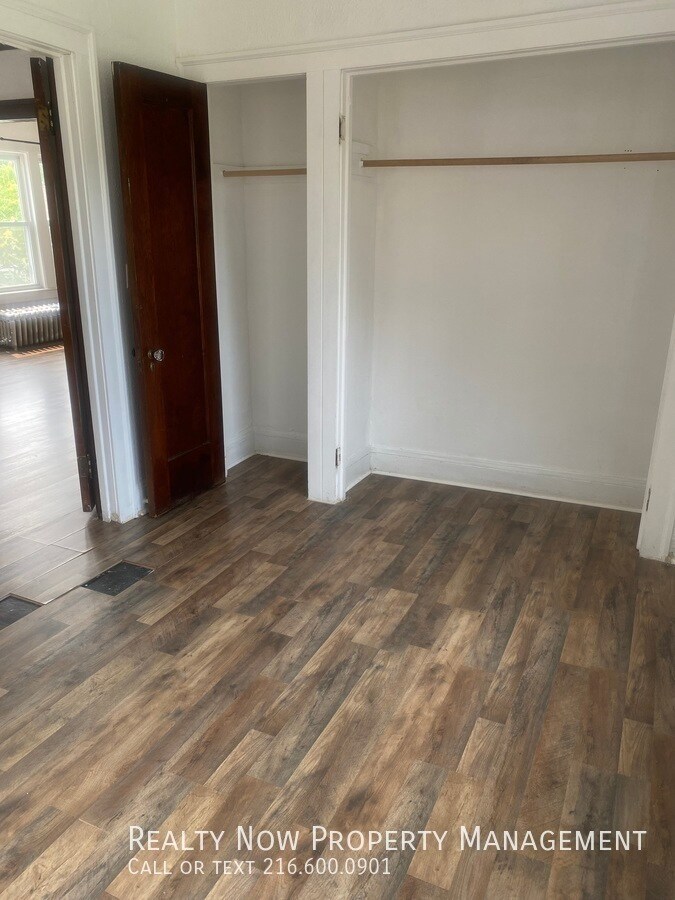 Building Photo - 11871 Lake Ave