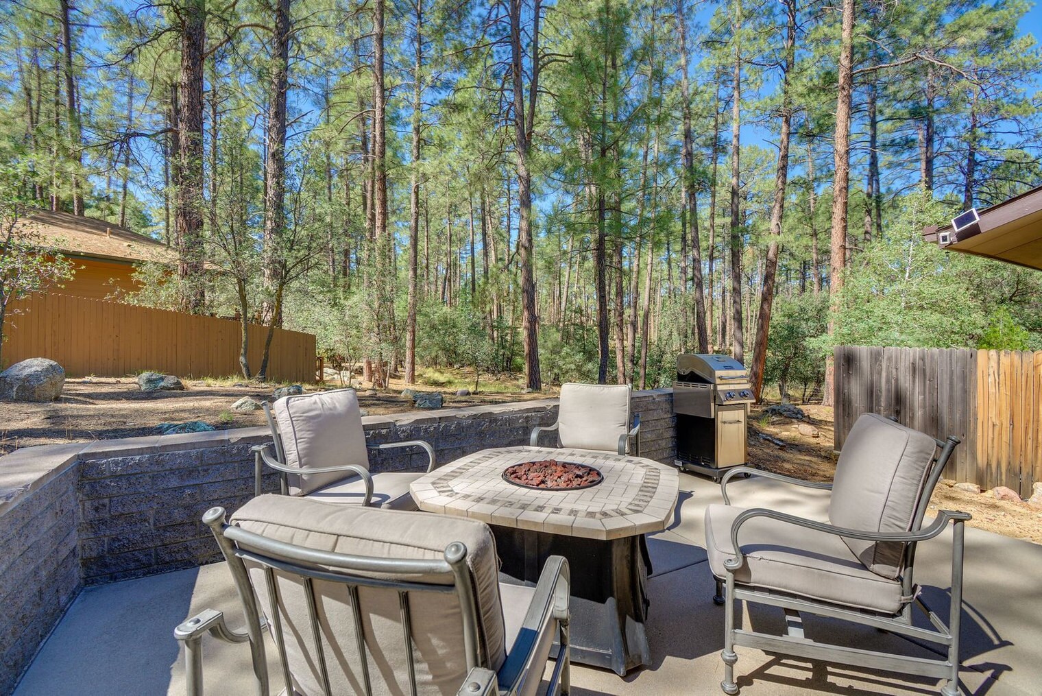 Building Photo - 1490 Valley Ranch Cir