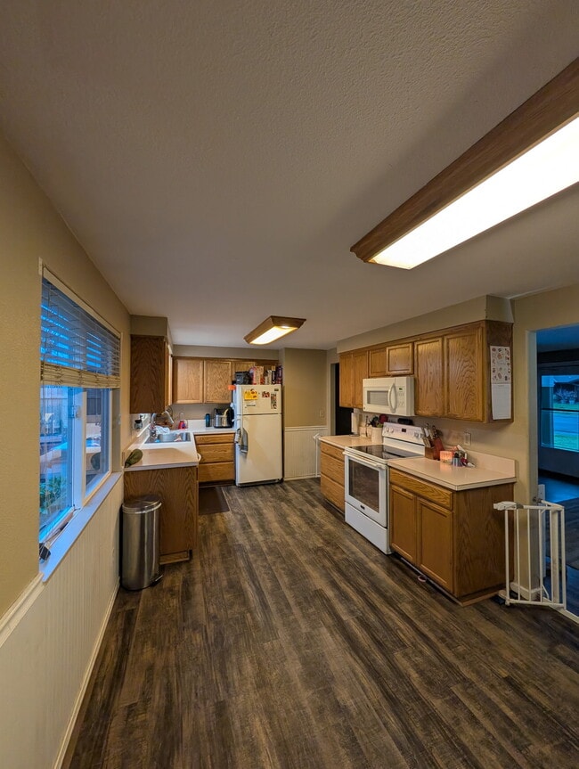 Building Photo - 855 15th St