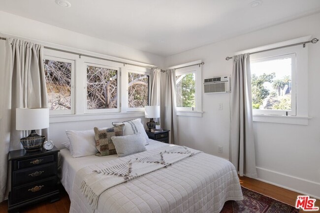 Building Photo - 211 S Burlington Ave