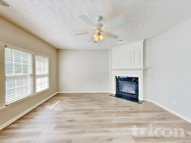 Building Photo - 3433 Palm Cir