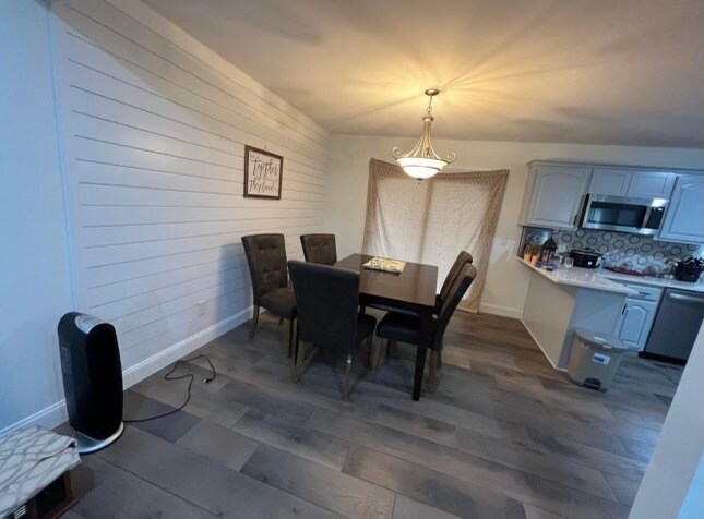 Building Photo - 54 Carolyn Ln