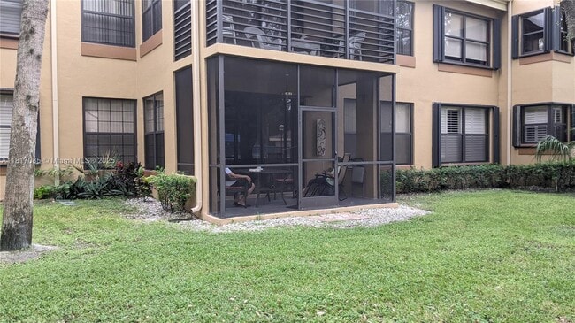Building Photo - 15509 N Miami Lakeway