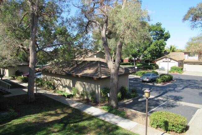 Building Photo - Well Kept 2 Bed/1 Bath Upstairs Condo in South Livermore