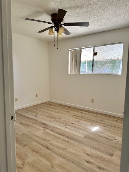 Building Photo - 1038 S Kent Ct