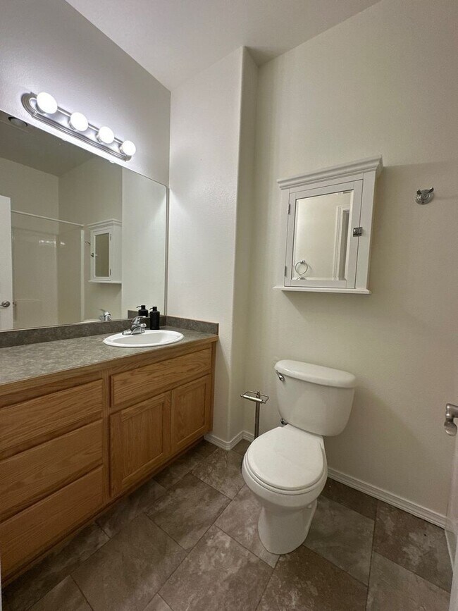 Building Photo - 5096 Larch Ln