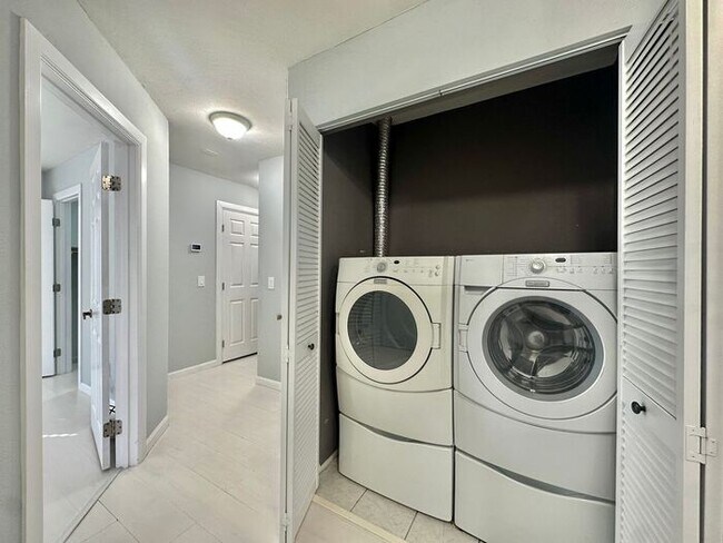 Building Photo - Charming Newly Remodeled 3-Bed, 2.5 Bath 2-Story Home with ALL UTILITIES INCLUDED!