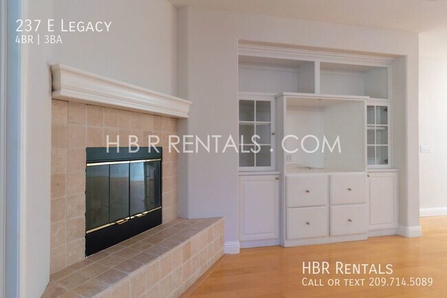 Building Photo - WICKLUND Village 4 Bedroom Home - Gated Dr...