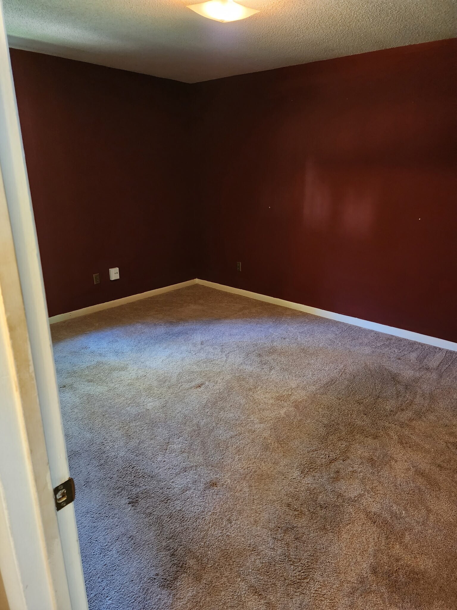 Building Photo - 2306 Dorchester Dr