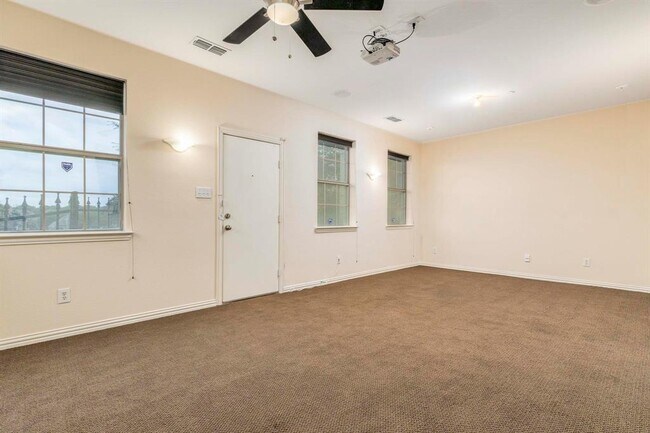 Building Photo - 1506 Biltmore Ln