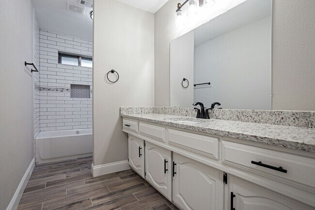 Building Photo - 1206 Mayapple Dr
