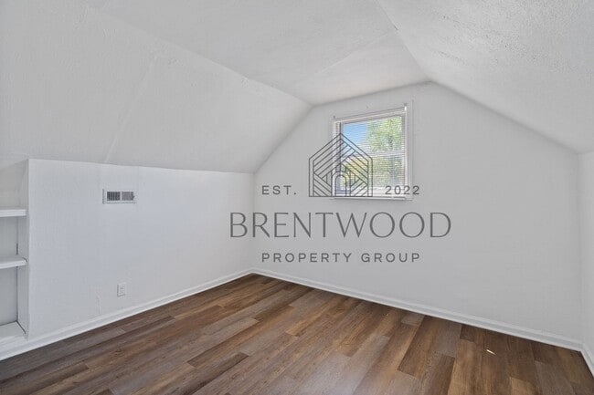 Building Photo - Charming 3BR/1B Single-Family Home