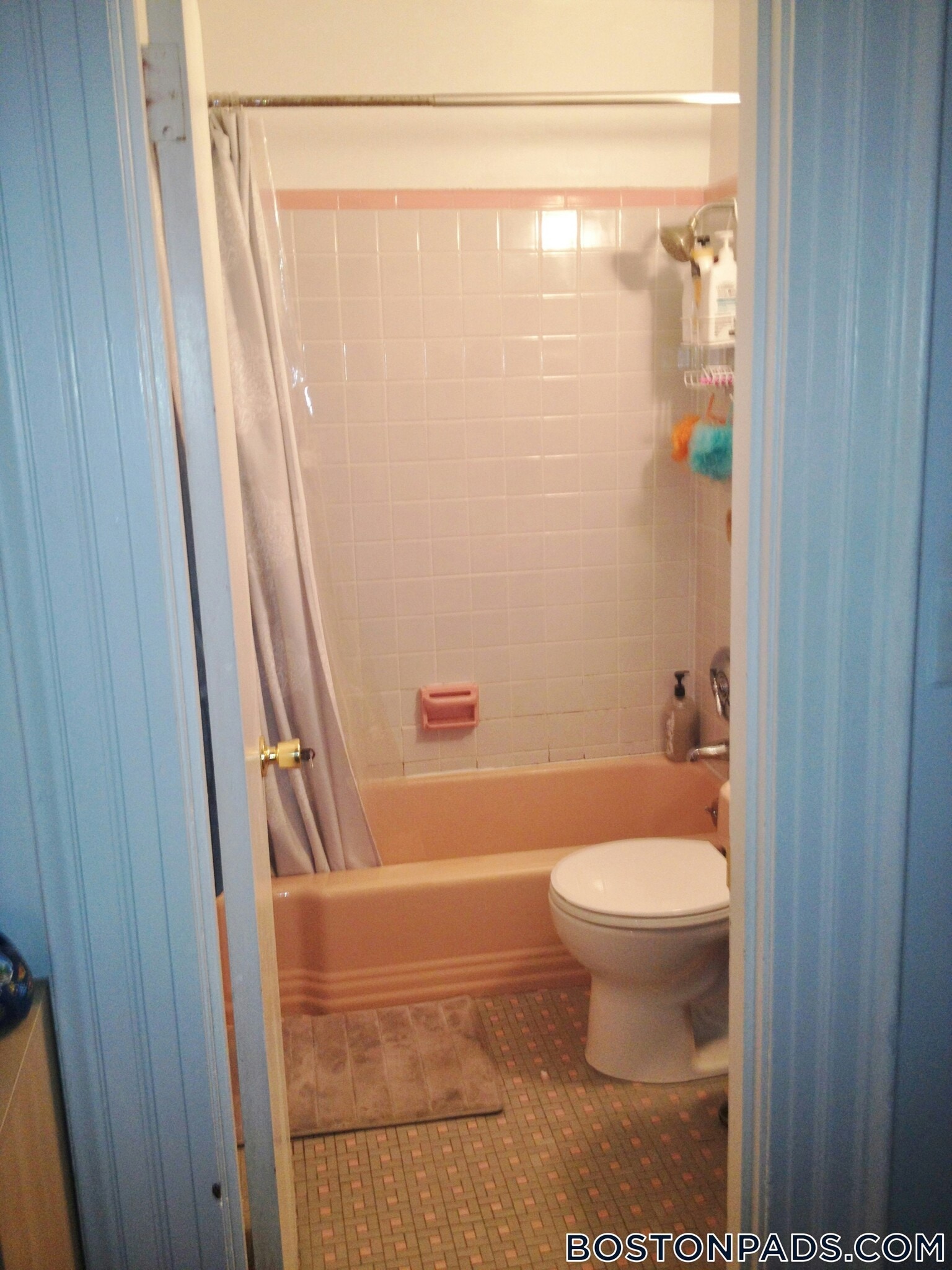 Building Photo - 465 Park Dr