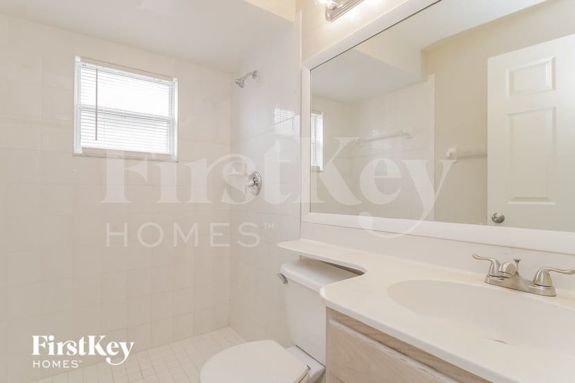 Building Photo - 474 Awin Cir SE