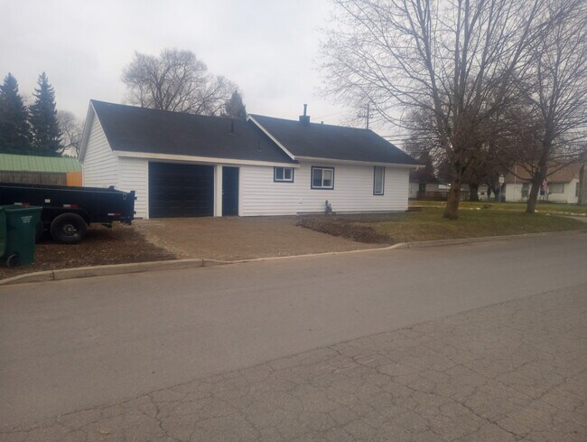 Building Photo - 1003 E Harrison Ave