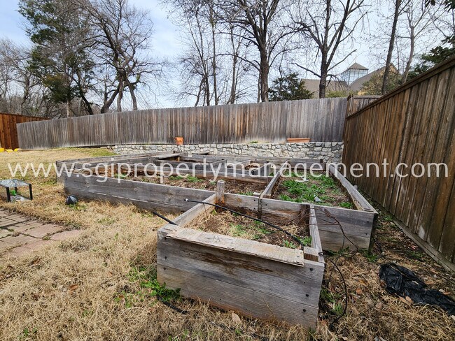 Building Photo - 1415 Murphy Dr