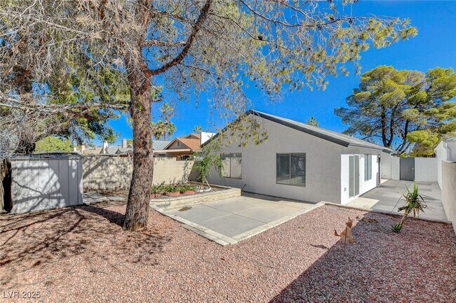 Building Photo - 4683 Calderwood St