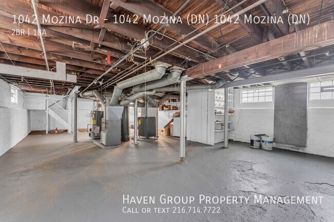 Building Photo - 1042 Mozina Dr