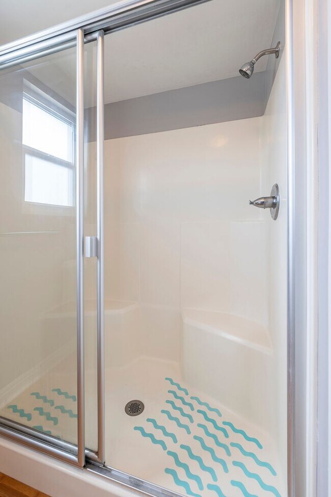 Building Photo - Beautiful Redondo Beach Condominium Rental!