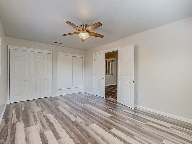 Building Photo - 1701 Hoffman Dr NE