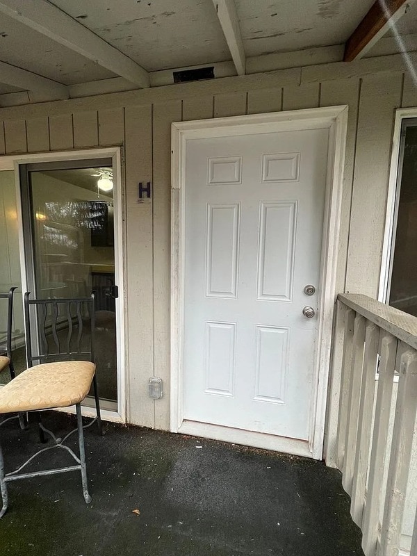 Building Photo - 19115 SE Yamhill St