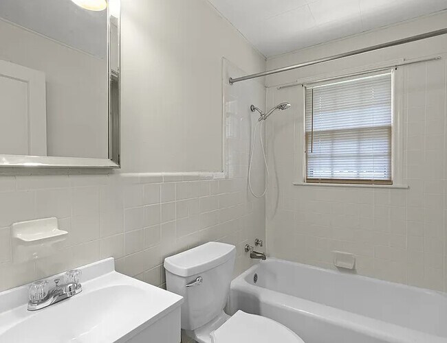 Building Photo - 75 Edenwood Dr