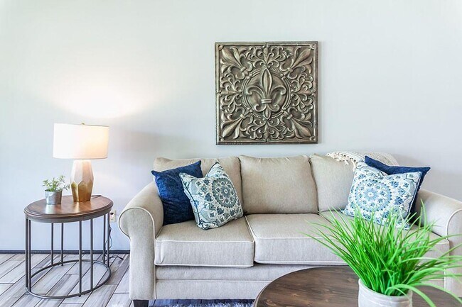 Building Photo - 5097 Wardcliff Dr. Unit A