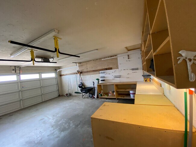 Building Photo - Beautiful Flagstaff Rental