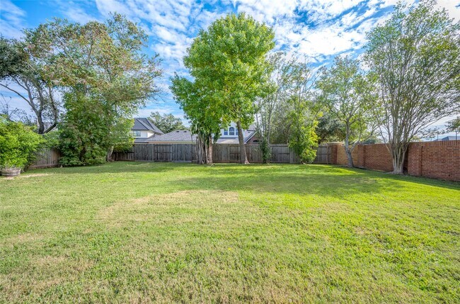 Building Photo - 3402 Caloway Ct