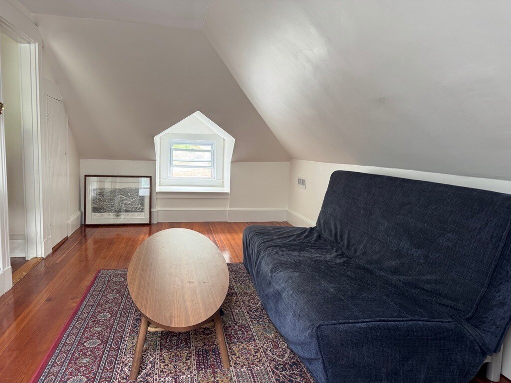 Building Photo - 161 Highland Ave