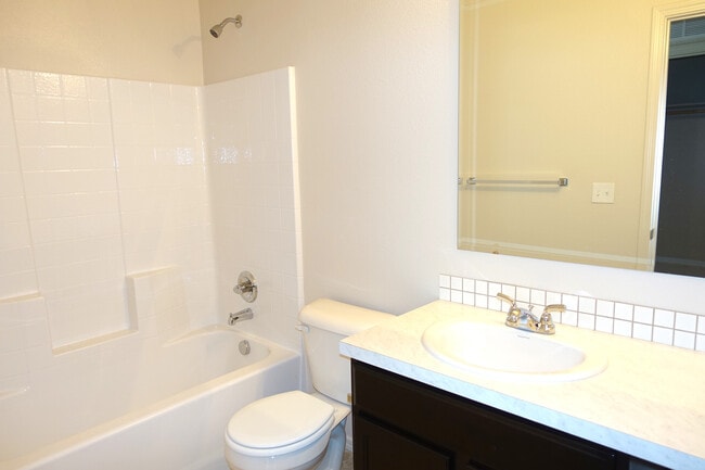 Building Photo - New 3-Bedroom Home in Kuna!