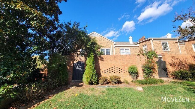 Building Photo - 6733 Constitution Ln