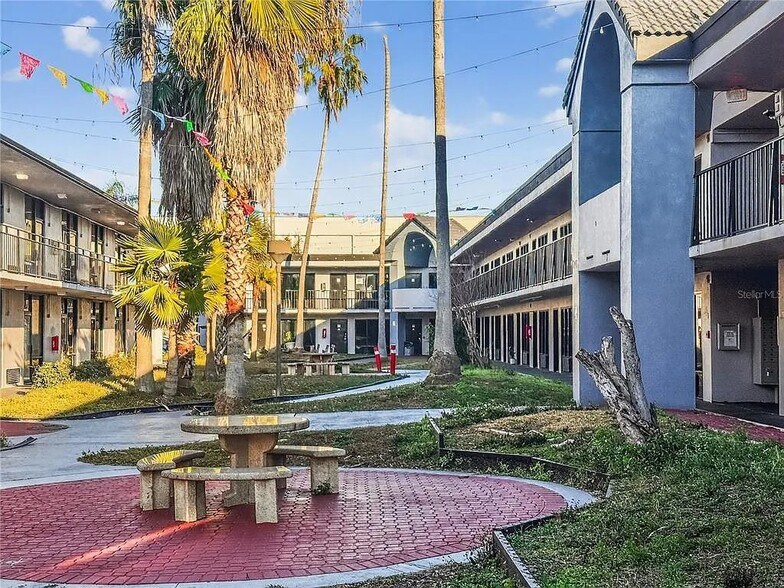 Building Photo - 8421 S Orange Blossom Trl