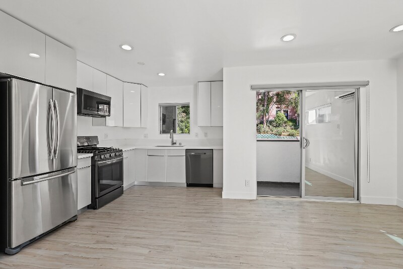 Building Photo - 249 S Coronado St