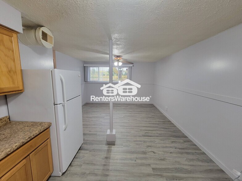 Building Photo - 605 Mosher Ave