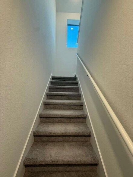 Building Photo - 18022 Lark Sparrow Dr