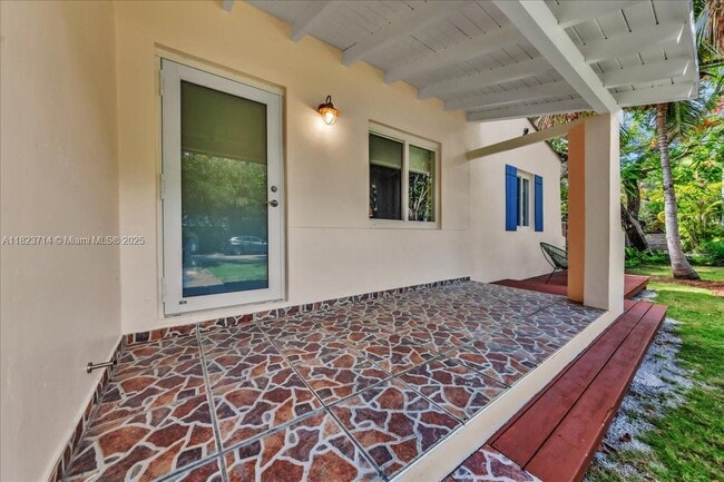 Building Photo - 7341 SW 64th Ct