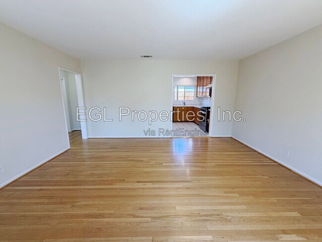Building Photo - 5433 Cartwright Ave