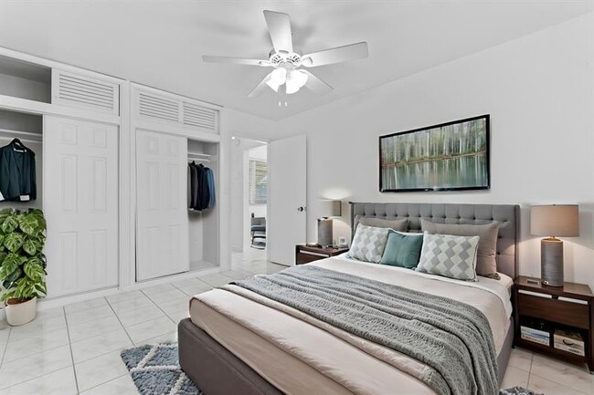 Building Photo - 2130 NE 42nd Ct