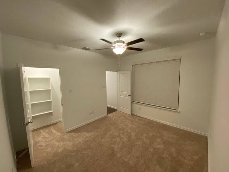 Building Photo - 1022 Rosewood St