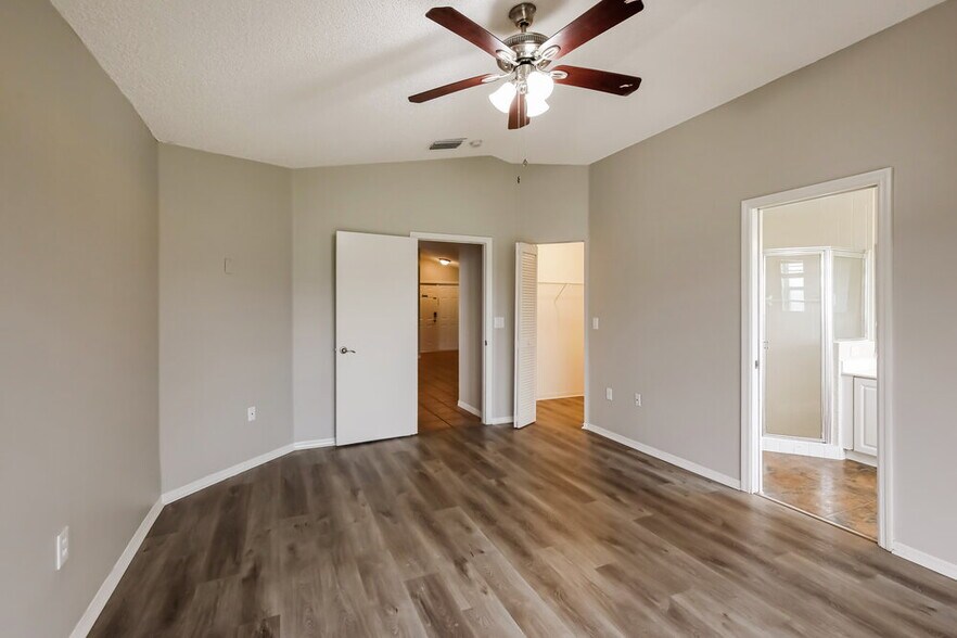 Building Photo - 3370 NW 78th Ave