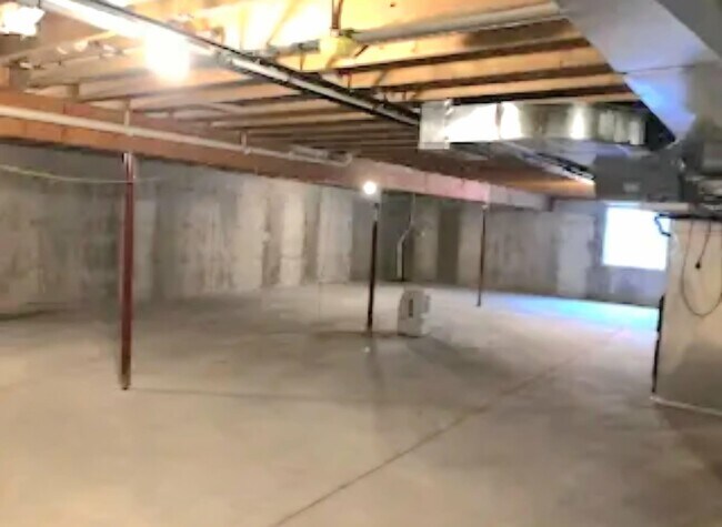 Building Photo - 4153 Fallen Oak Dr