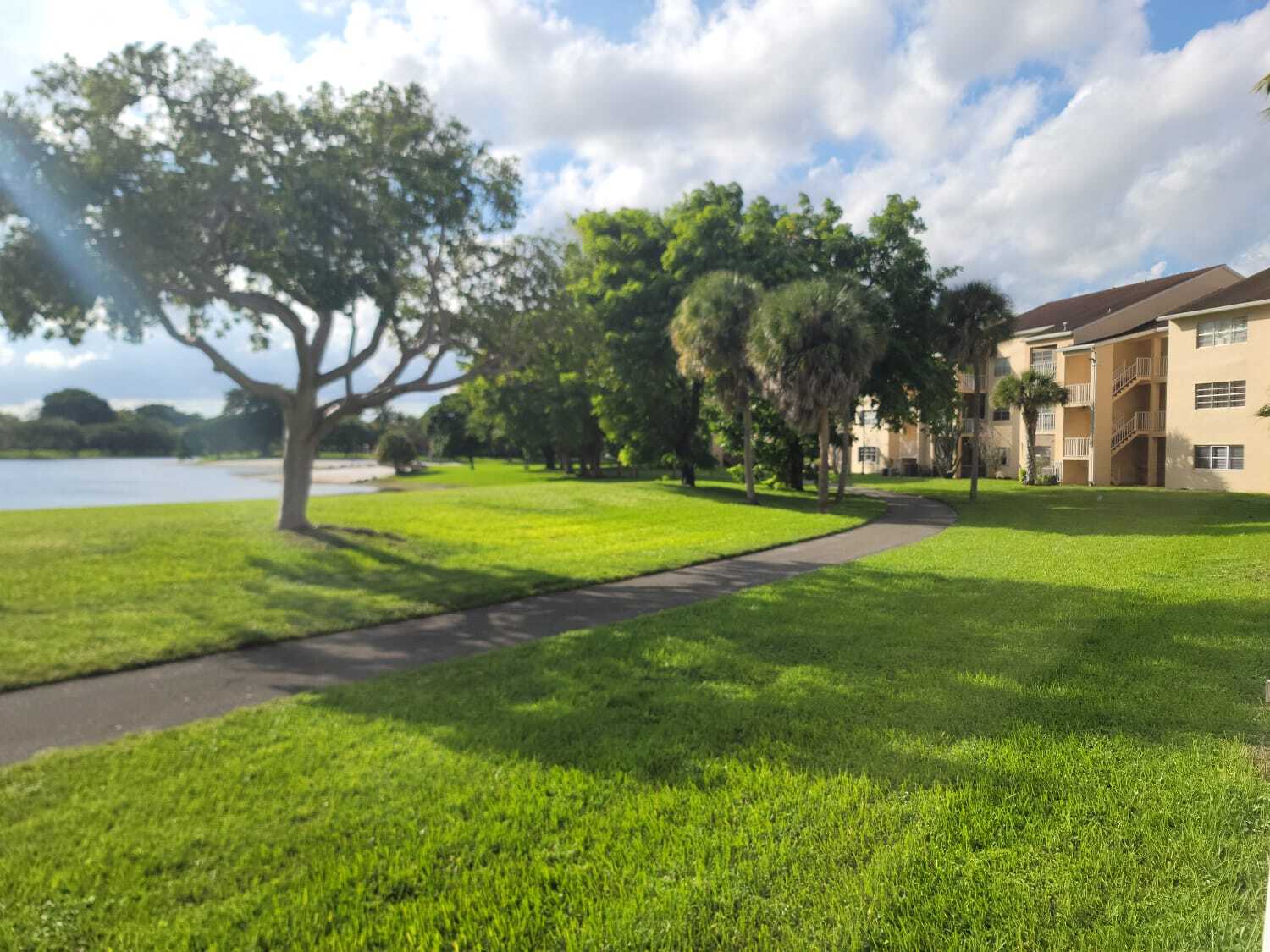 Building Photo - 15285 SW 107th Ln