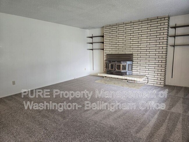 Building Photo - 3366 Cherrywood Ave