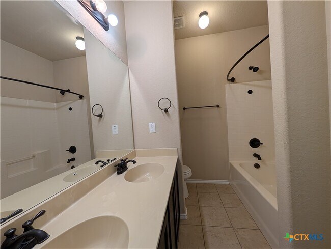Building Photo - 296 Rosalie Dr