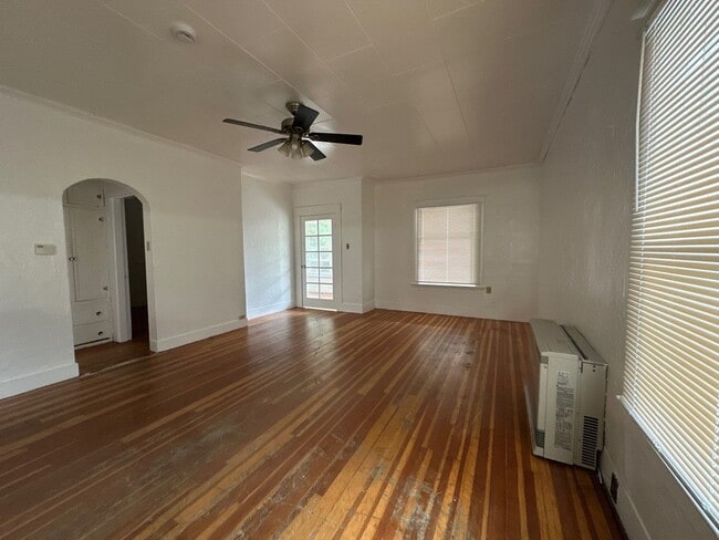 Building Photo - 1405 Canby St