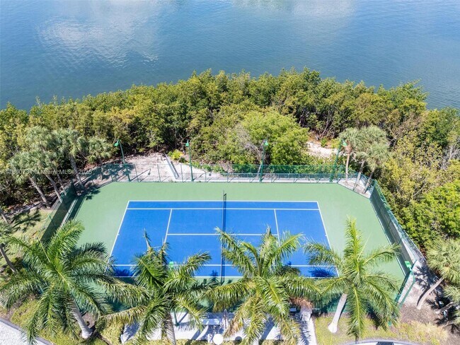 Building Photo - 5500 Island Estates Dr