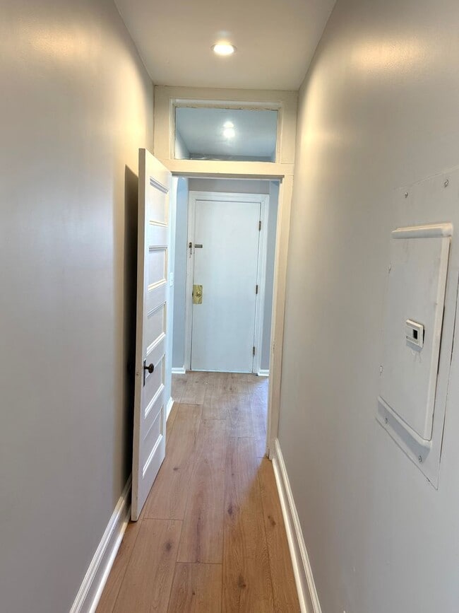 Building Photo - 130 Neal St